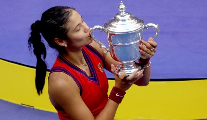 18 годишната британка Ема Радукану победи канадката Лейла Ани Фернандес във